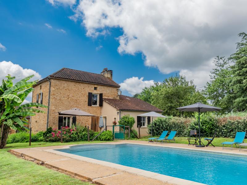 Holiday home ideal with children and a pool