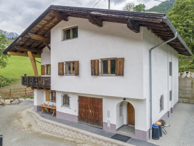 Idyllic chalet, only 400m from the ski bus
