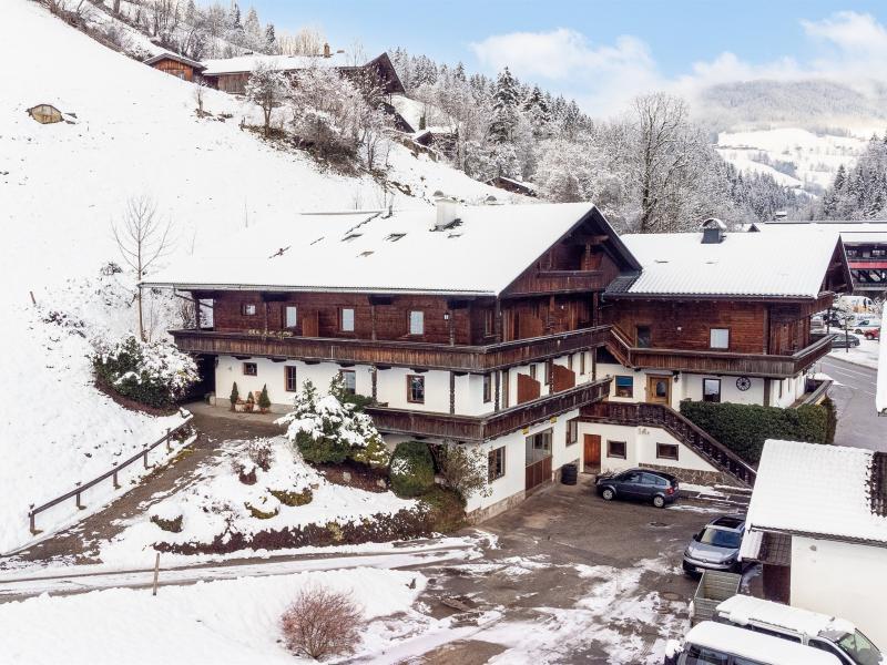 Large family apartment by the Alpbach ski lift