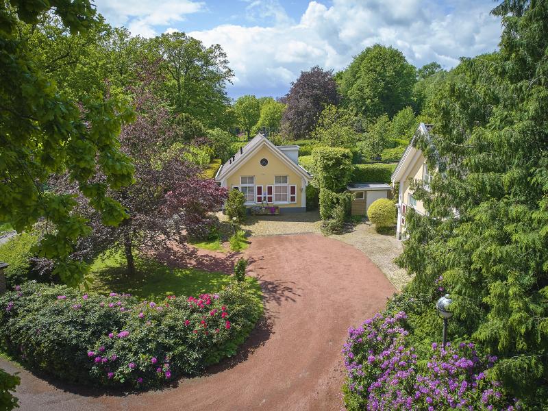 Fijn vakantiehuis met jacuzzi en grote tuin