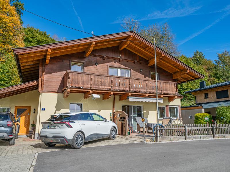 Gemütliche Ferienwohnung mit Balkon & Bergblick