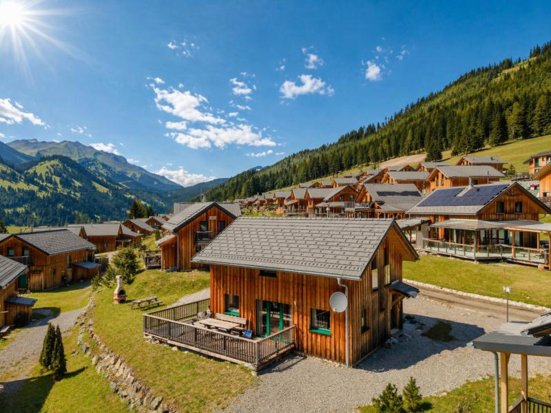 Fraai chalet met sauna en bergzicht bij de piste