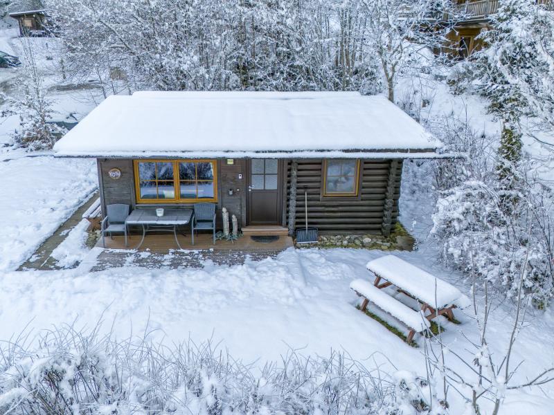 Detached wooden chalet with panoramic views