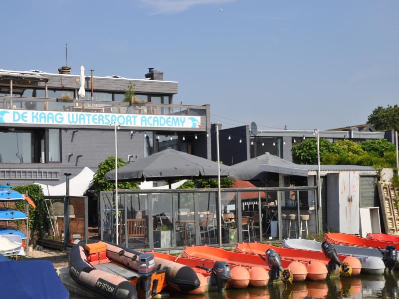 Gruppenunterkunft am Wasser mit Sauna und Hottub