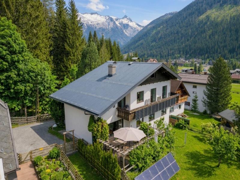 Royaal landhuis tussen skigebieden en bergen