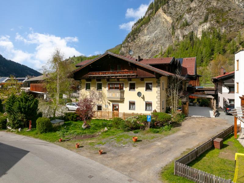 Fijn appartement vlak bij de skibus naar Sölden