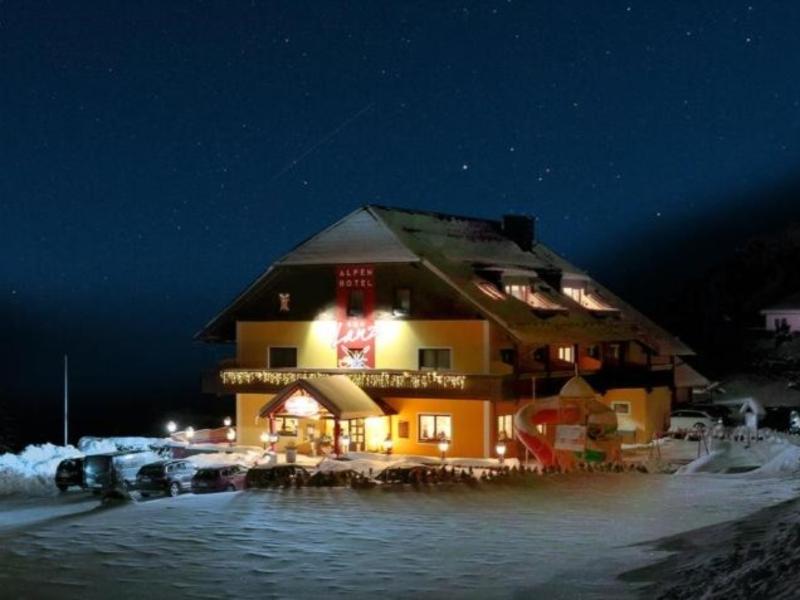 Modernes Ski-in/Ski-out Bergapartment mit Sauna