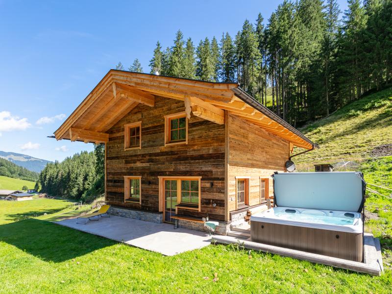 Uniek gelegen chalet in Tirol met wellness