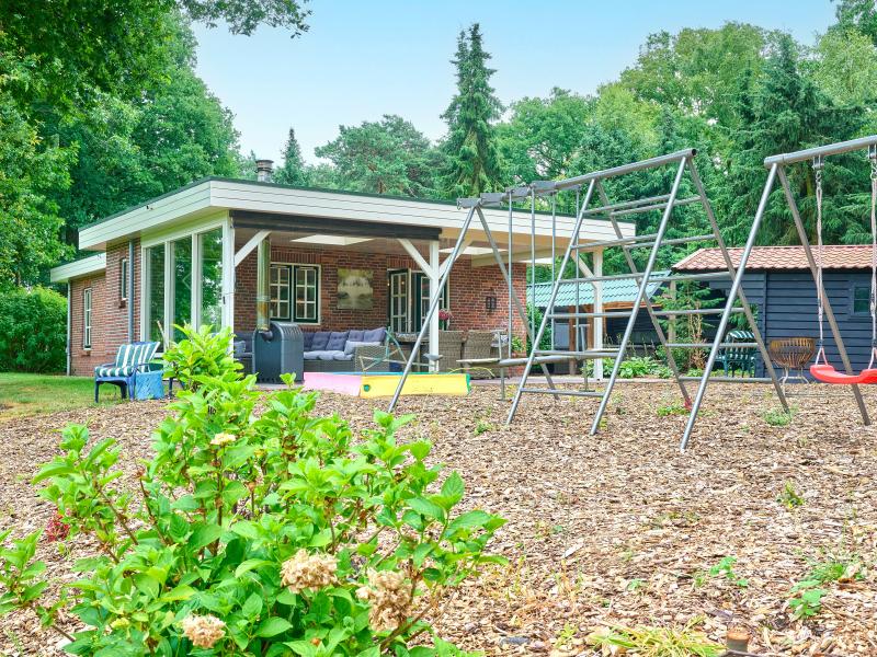 Fijn vakantiehuis met bubbelbad en buitenhaard