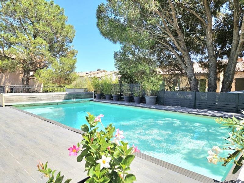 Ferienhaus mit umzäuntem Garten in Le Plan de la Tour (Frankreich) und 1 Hund erlaubt