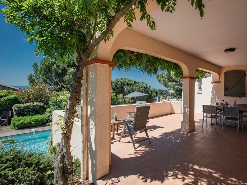 Villa photo 3