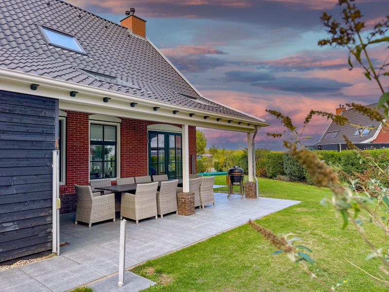 Vakantiehuis met omheinde tuin in Colijnsplaat (Nederland) 1 hond is welkom