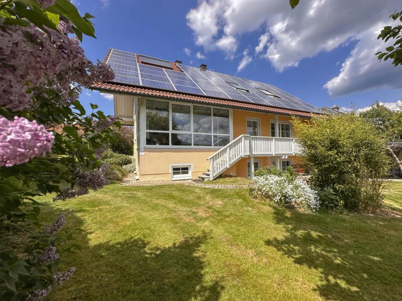 Vrijstaand vakantiehuis met terras en tuin
