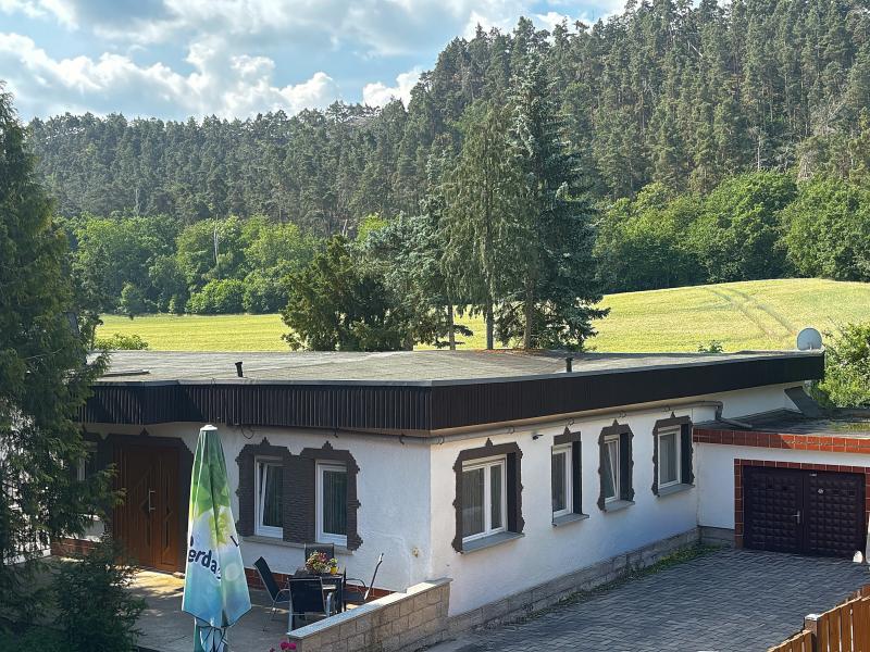 Bungalow met overdekt terras in Harz