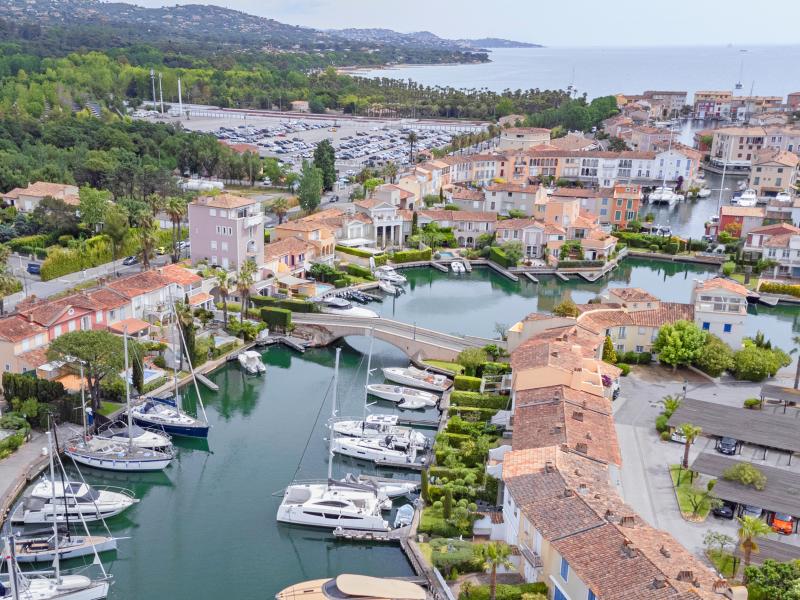 Ferienhaus mit umzäuntem Garten in Port Grimaud (Frankreich) und 2 Hunde erlaubt