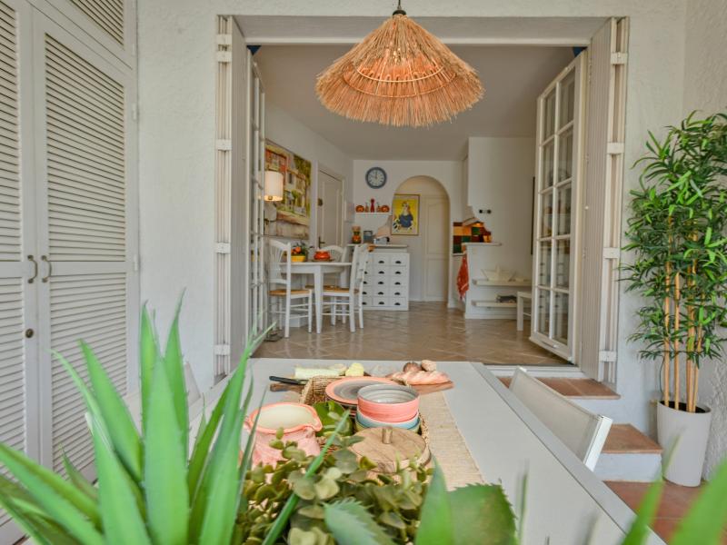 Villa photo 2