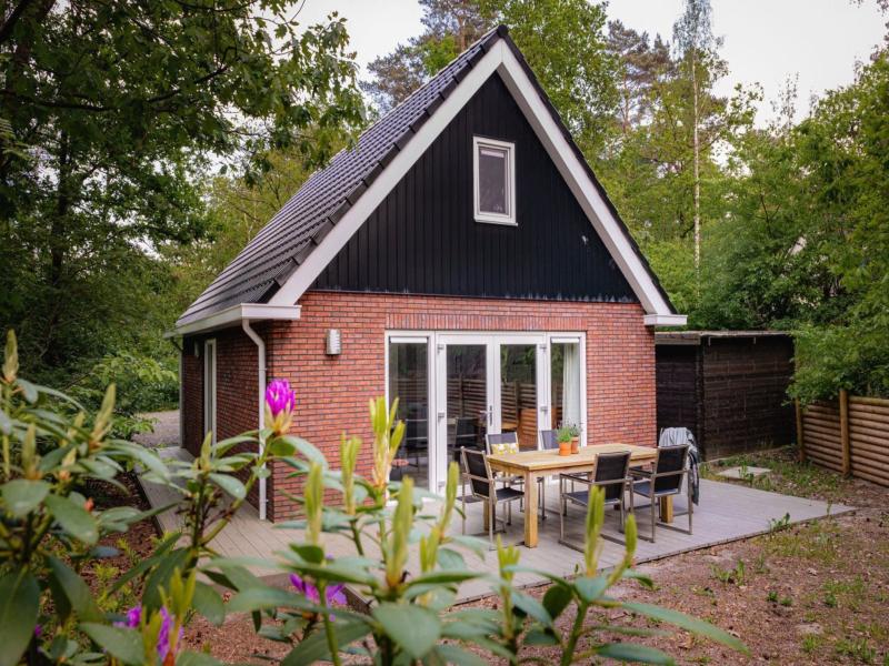 Luxe modern vakantiehuis op een rustig bospark