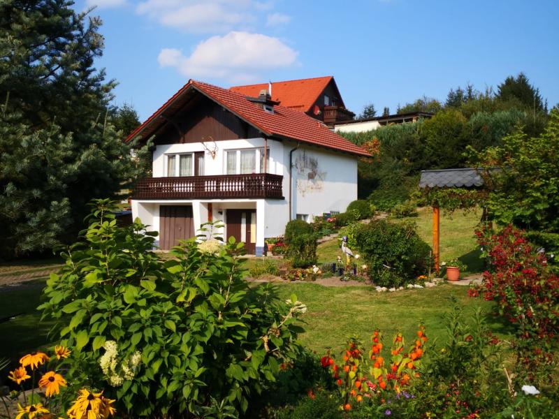 Vakantiehuis met grote tuin in Thüringer Woud