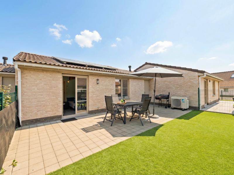 Vakantiehuis met ruime tuin nabij zee