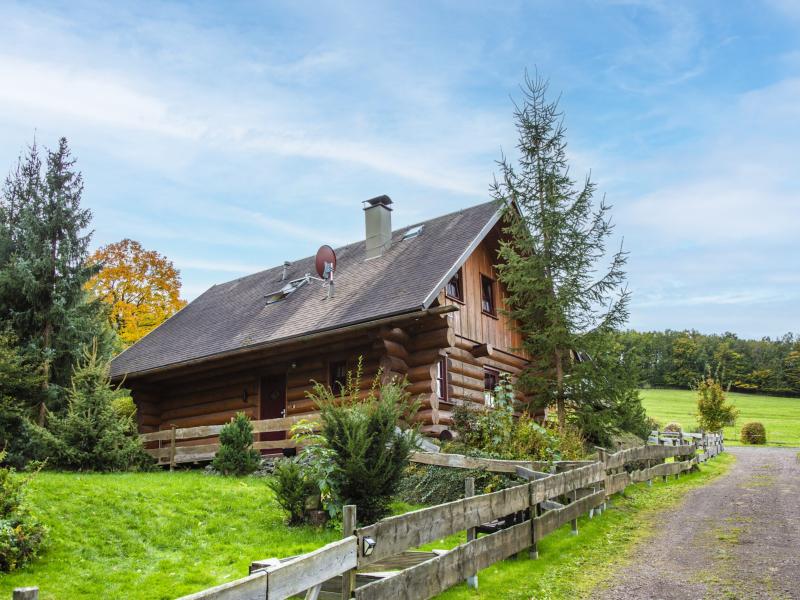 Baumstammhaus mit Sauna im Thüringer Wald