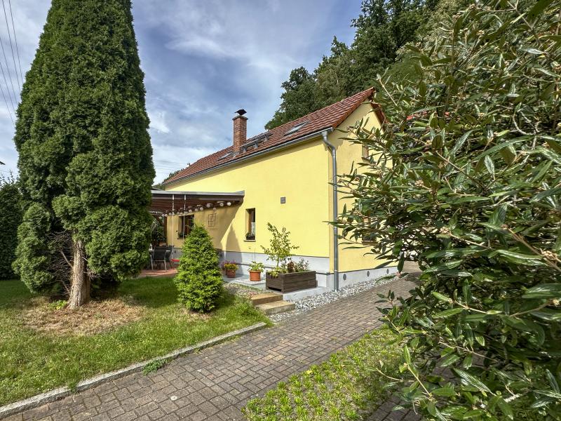 Vakantiehuis met haard en groot terras in Saksen