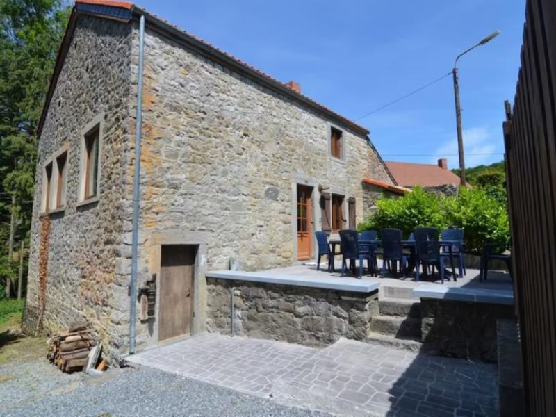 Gite aan de voet van het kasteel van Montaigle