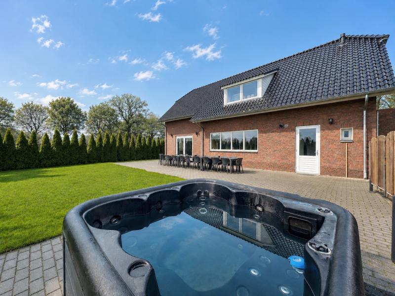 Vakantiehuis met bubbelbad in Haps (Nederland) voor 18 personen