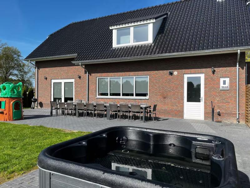 Vakantiehuis met bubbelbad in Haps (Nederland) voor 21 personen