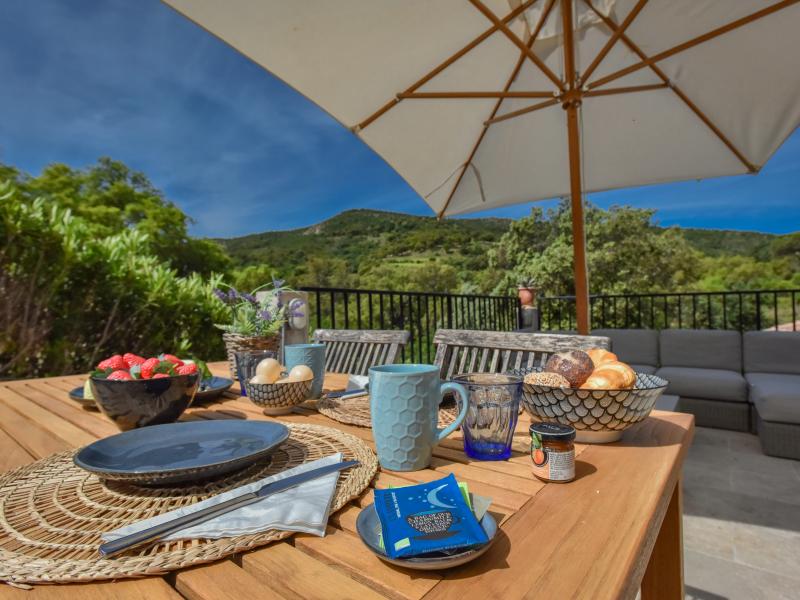 Villa photo 3
