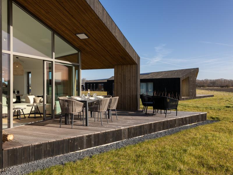 Villa photo 2