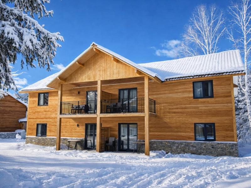 Schönes Apartment am See mit Blick auf die Berge