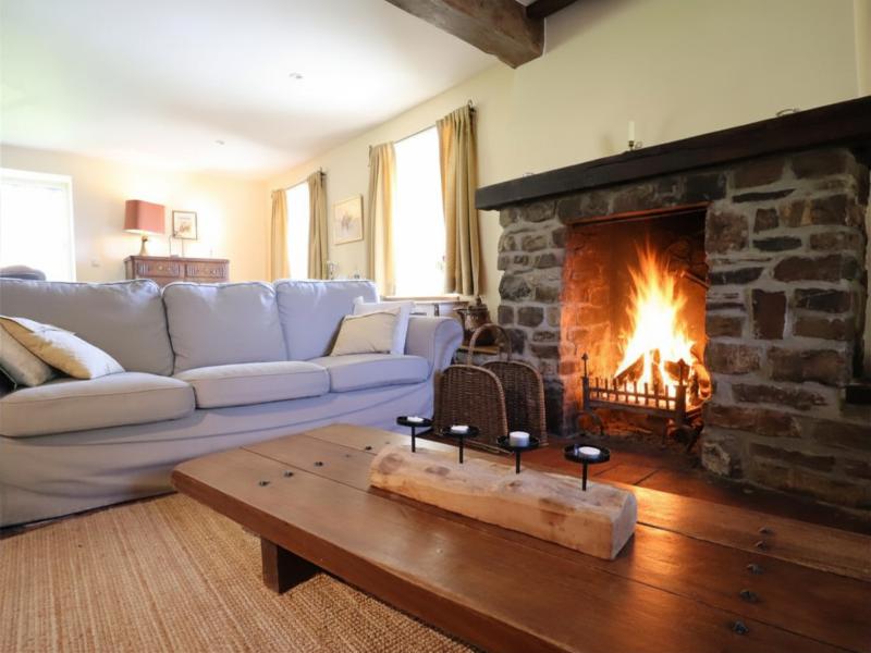 Villa photo 3