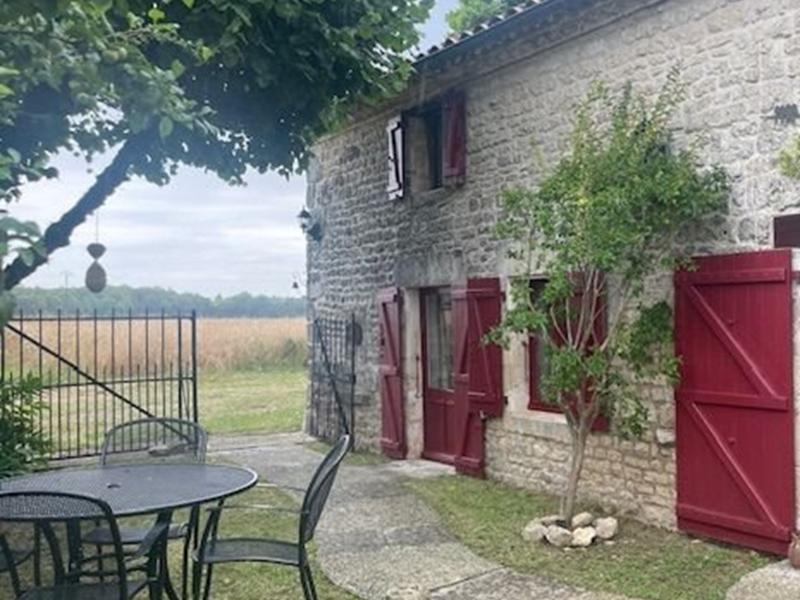 Authentiek Charente-huis, in rustig natuurgebied