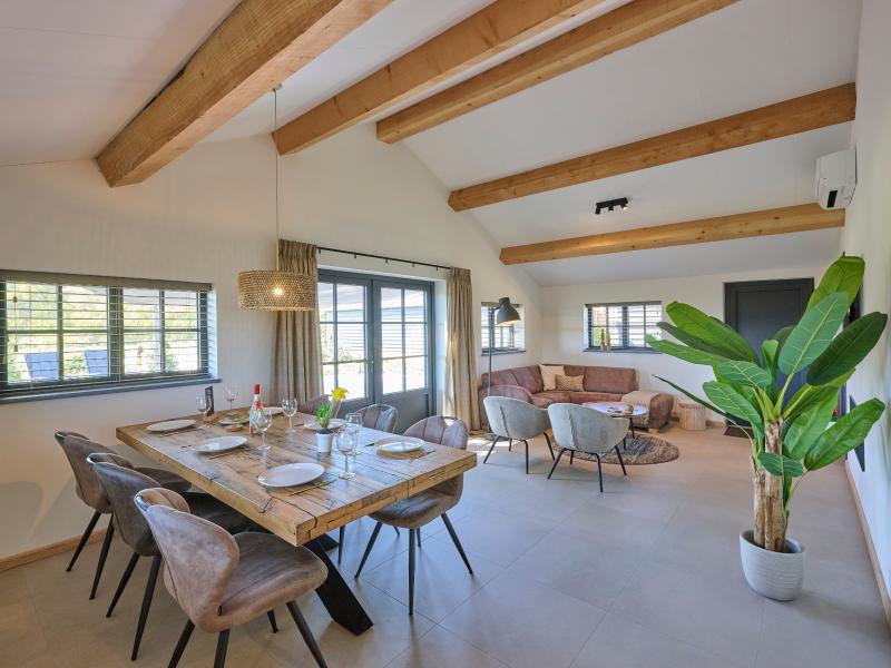 Villa photo 2