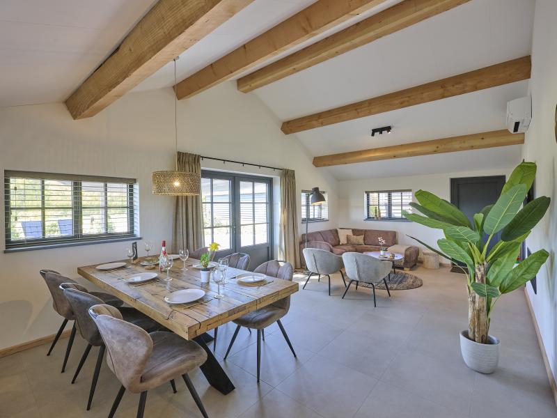 Villa photo 2