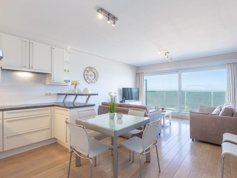 Studio met terras en zeezicht