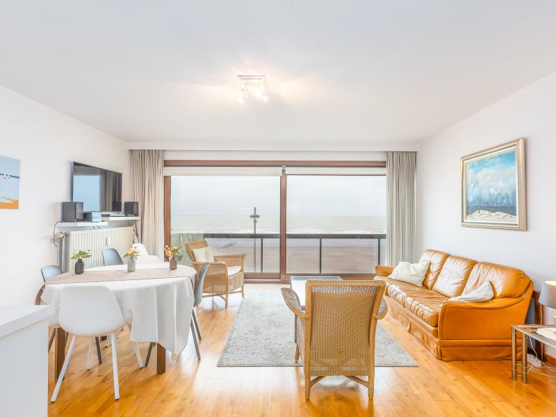 Appartement mit Meerblick und sonniger Terrasse