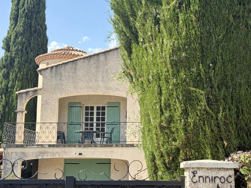 Villa authentique avec piscine, centre à 1 km