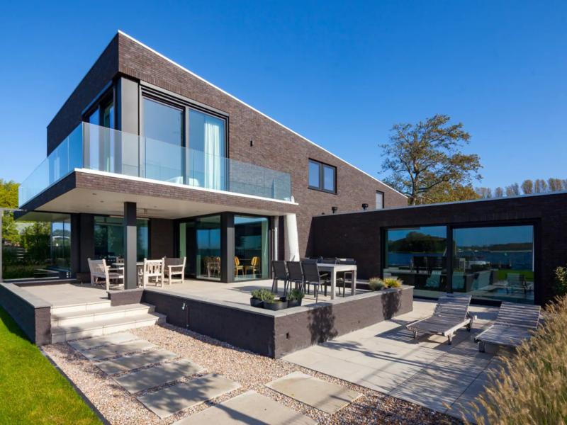 Luxe villa met steiger aan het Veerse Meer
