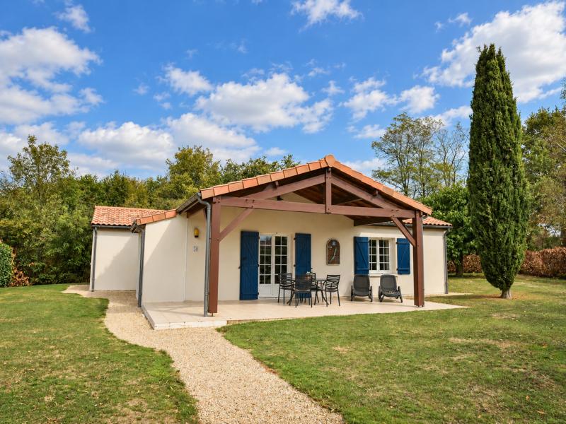 Vrijstaande villa op residence vlakbij golfbaan