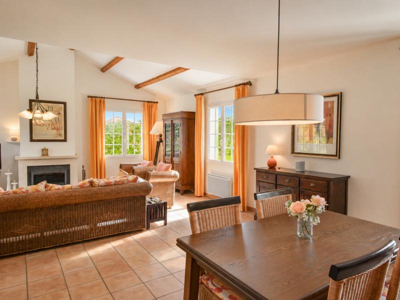 Vrijstaande villa op residence vlakbij golfbaan