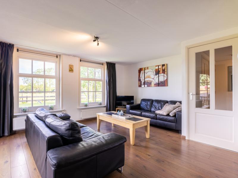 Villa photo 2