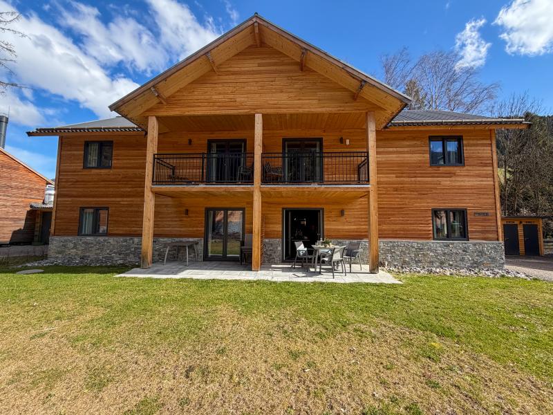 Ruim appartement met uitzicht op meer en bergen