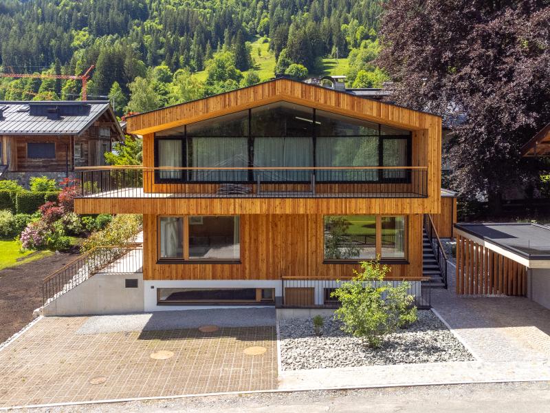 Luxury apartment, 600m to Hahnenkamm & ski lift.