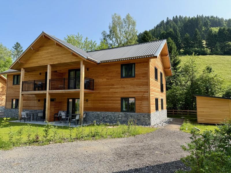 Stylish apartment with mountain views by a lake