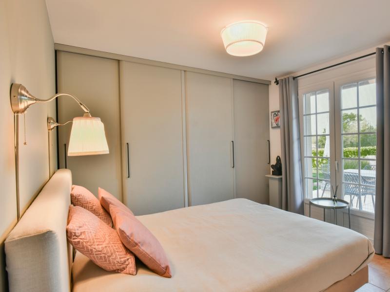Vrijstaande villa met zwembad nabij golfbaan