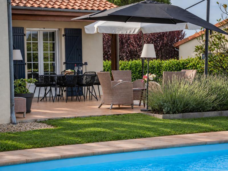Vrijstaande villa met zwembad nabij golfbaan