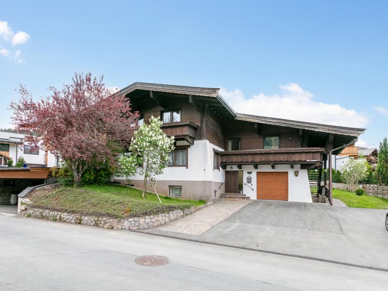 Vakantiehuis met omheinde tuin in Kirchberg in Tirol (Oostenrijk) 2 honden zijn welkom