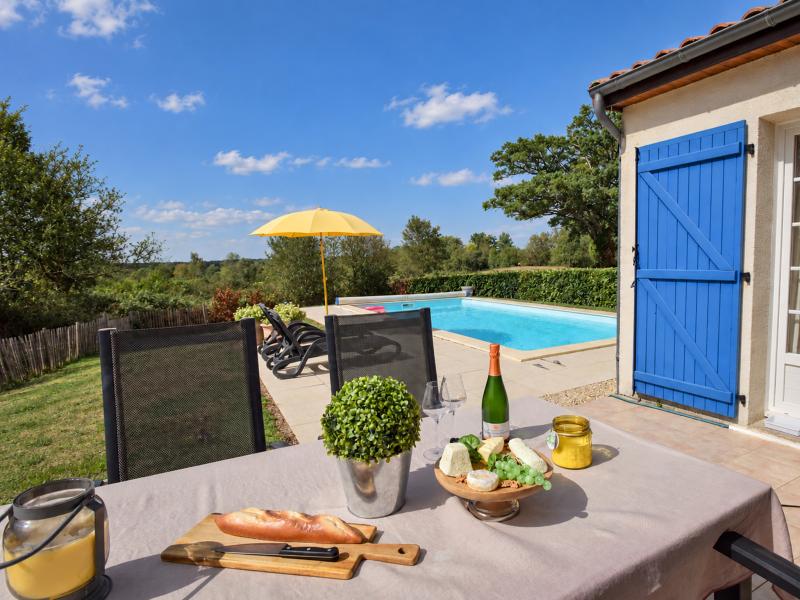 Ruime villa met privézwembad, nabij de golf