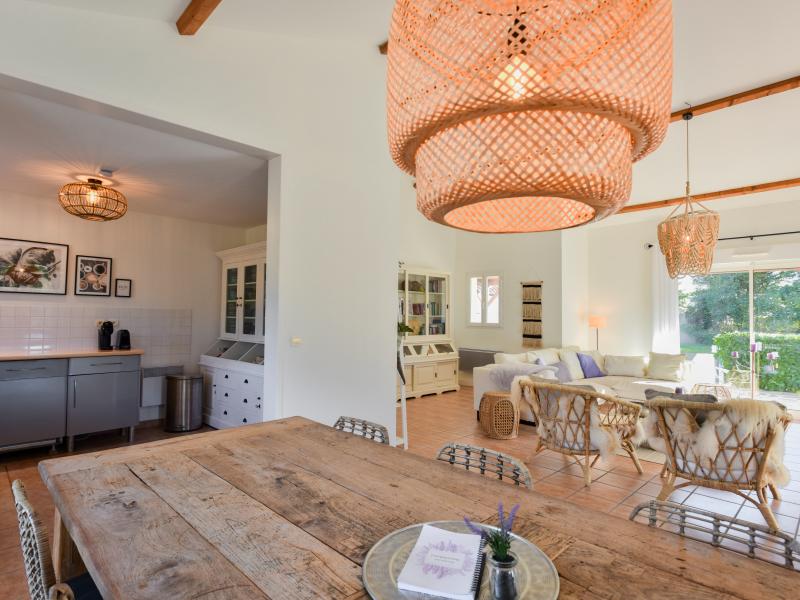 Luxe, ruime villa met verwarmbaar privézwembad